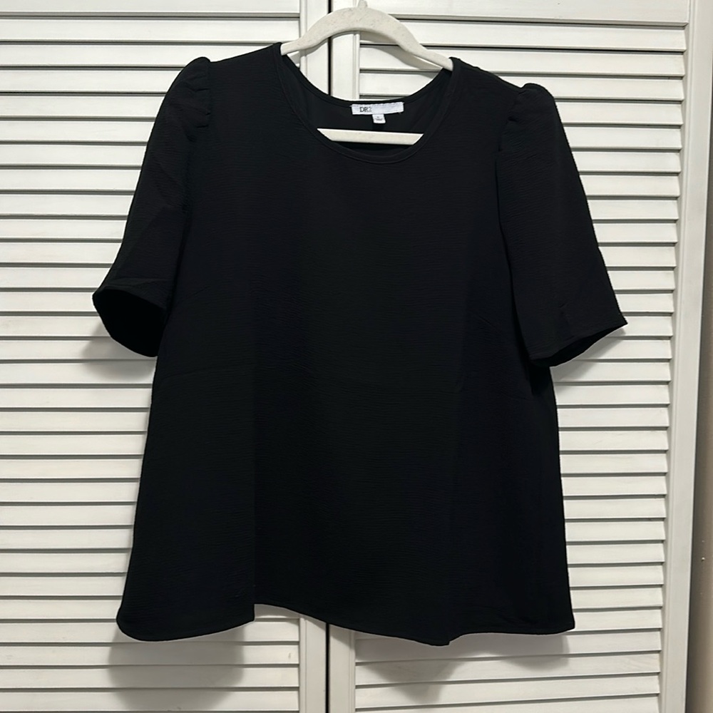 DR2 Daniel Rainn Texture Puff Sleeve Split-Back Blouse size L NWOT Black